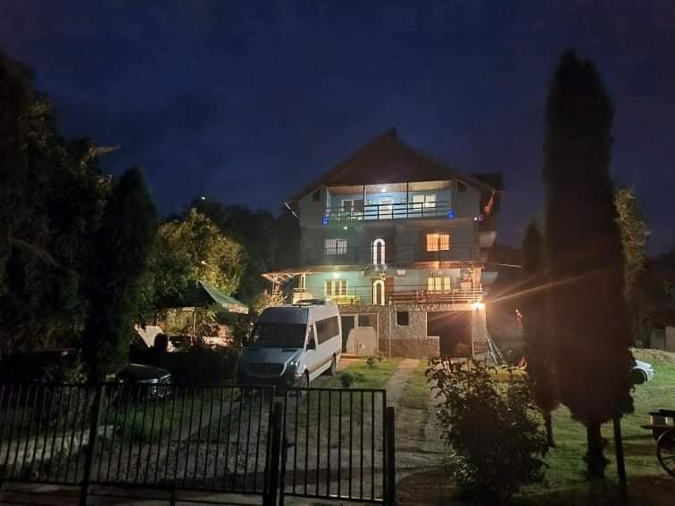 Apartmán Casa Pelerinului Capatineni-Paminteni Exteriér fotografie